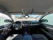 ✅ 2018 Toyota Highlander LE • VIN: 5TDZARFH8JS032831 • Лот: 91137855. Опубликован ранее на Copart с пробегом 213 547 миль. Бесплатный доступ к архиву аукционных продаж из США и подробный отчёт об истории автомобиля на DreamBid. Изображение 9.