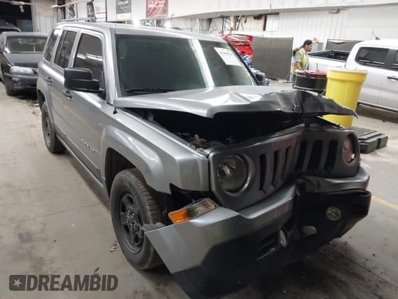 ✅ 2015 Jeep Patriot Altitude • VIN: 1C4NJPBA8FD328320 • Lot: 43464924. Listed on IAAI with 75,974 mi. Free auction sales archive from the USA and detailed vehicle history report at DreamBid. Image 1.