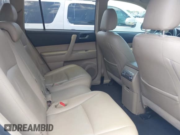 ✅ 2013 Toyota Highlander • VIN: 5TDZA3EHXDS033417 • Лот: 42204508. Опубликован ранее на IAAI с пробегом 154 152 миль. Бесплатный доступ к архиву аукционных продаж из США и подробный отчёт об истории автомобиля на DreamBid. Изображение 8.