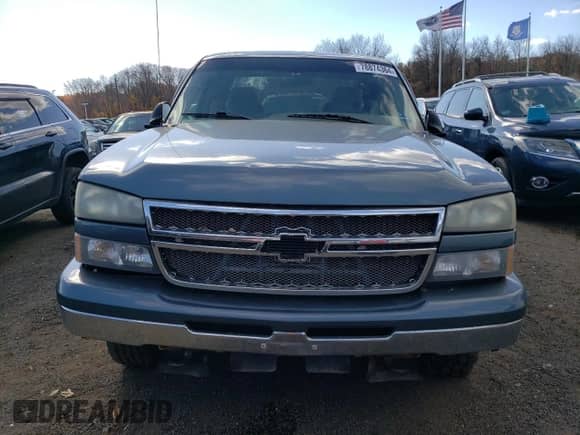 ✅ 2006 Chevrolet Silverado 1500 LS • VIN: 2GCEK19B761142711 • Lot: 78874364. Wystawiony na Copart z przebiegiem Nie podano mil. Skorzystaj z bezpłatnego archiwum sprzedaży aukcyjnych z USA i zobacz szczegółowy raport historii pojazdu na DreamBid. Zdjęcie 5.