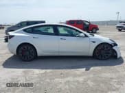 ✅ 2021 Tesla Model 3 Performance • VIN: 5YJ3E1EC8MF044388 • Lot: 41821892. Wystawiony na IAAI z przebiegiem Nie podano. Bezpłatny archiwum sprzedaży aukcyjnych z USA i szczegółowy raport historii pojazdu na DreamBid. Zdjęcie 12.