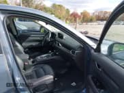 ✅ 2023 Mazda CX-5 S Preferred • VIN: JM3KFBCM4P0148753 • Lot: 43664425. Wystawiony na IAAI z przebiegiem 33 730 mil. Bezpłatny archiwum sprzedaży aukcyjnych z USA i szczegółowy raport historii pojazdu na DreamBid. Zdjęcie 5.