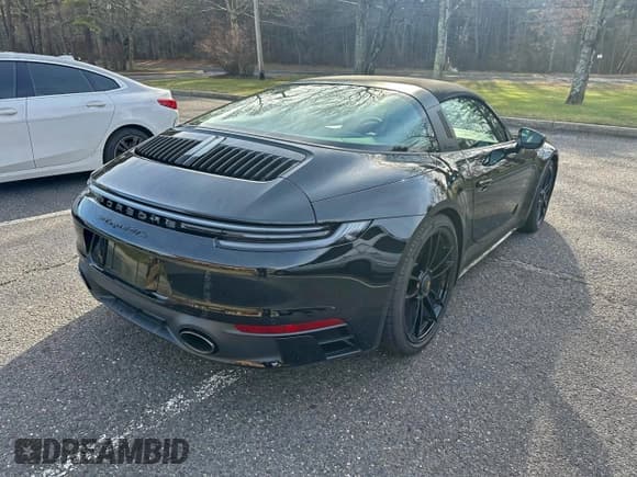 ✅ 2022 Porsche 911 4S • VIN: WP0BB2A98NS232126 • Lot: 96780785. Listed on Copart with 1,484 mi. Free auction sales archive from the USA and detailed vehicle history report at DreamBid. Image 4.