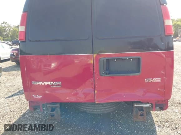 ✅ 2014 GMC Savana • VIN: 1GTZ7UFG6E1134785 • Lot: 42824757. Listed on IAAI with 148,851 mi. Free auction sales archive from the USA and detailed vehicle history report at DreamBid. Image 17.