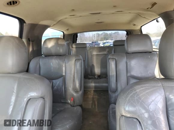 ✅ 2005 Chevrolet Suburban LT • VIN: 3GNFK16Z75G132800 • Лот: 45284065. Опубликован ранее на Copart с пробегом 317 826 миль. Бесплатный доступ к архиву аукционных продаж из США и подробный отчёт об истории автомобиля на DreamBid. Изображение 10.