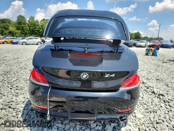 ✅ 2011 BMW Z4 sDrive35i • VIN: WBALM7C55BE383650 • Lot: 66361665. Listed on Copart with 127,361 mi. Free auction sales archive from the USA and detailed vehicle history report at DreamBid. Image 6.