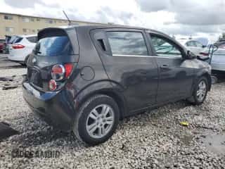 2015 Chevrolet Sonic LT с VIN 1G1JC6SH2F4108647, выставлен на аукционе Copart как лот 70682864 с пробегом 106 837 миль миль и Списание • Salvage title. История ставок и продаж доступна на DreamBid. Изображение 3.