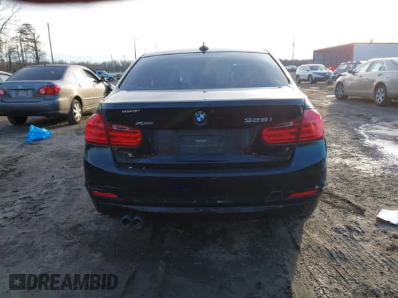 ✅ 2013 BMW 3 Series 328i xDrive • VIN: WBA3B5C58DF591979 • Lot: 43875424. Listed on IAAI with 108,467 mi. Free auction sales archive from the USA and detailed vehicle history report at DreamBid. Image 16.