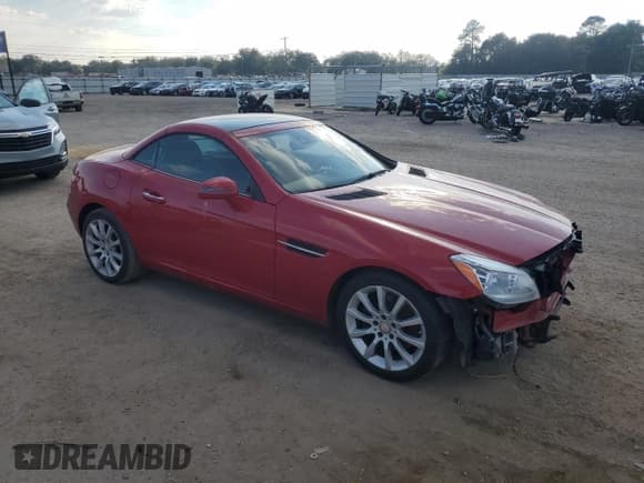 ✅ 2016 Mercedes-Benz SLK 300 • VIN: WDDPK3JA2GF123250 • Лот: 70023394. Опубликован ранее на Copart с пробегом 59 769 миль. Бесплатный доступ к архиву аукционных продаж из США и подробный отчёт об истории автомобиля на DreamBid. Изображение 4.