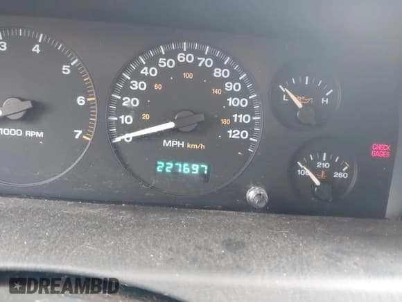 ✅ 2004 Jeep Grand Cherokee Laredo • VIN: 1J4GW48S54C185574 • Lot: 42371493. Listed on IAAI with 227,697 mi. Free auction sales archive from the USA and detailed vehicle history report at DreamBid. Image 7.