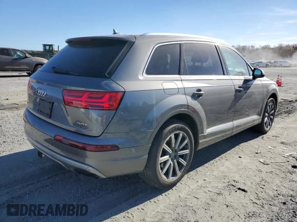 ✅ 2017 Audi Q7 Premium Plus • VIN: WA1LAAF76HD058584 • Лот: 92901095. Опубликован ранее на Copart с пробегом 163 102 миль. Бесплатный доступ к архиву аукционных продаж из США и подробный отчёт об истории автомобиля на DreamBid. Изображение 3.