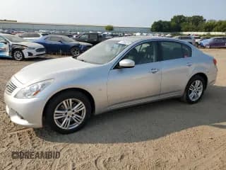✅ 2015 Infiniti Q40 • VIN: JN1CV6AR3FM523158 • Лот: 71269224. Опубликован ранее на Copart с пробегом 102 566 миль. Бесплатный доступ к архиву аукционных продаж из США и подробный отчёт об истории автомобиля на DreamBid. Изображение 1.