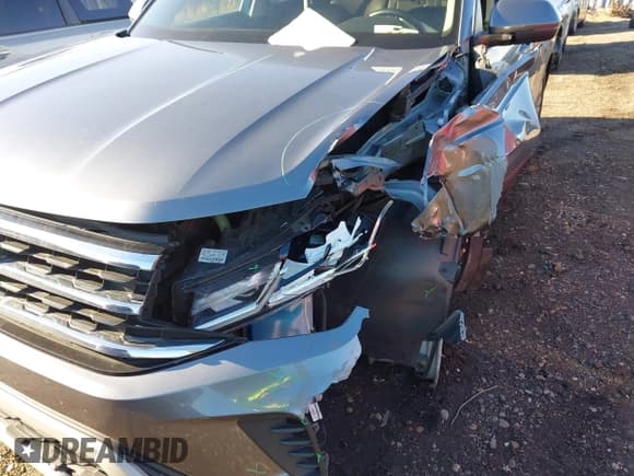 ✅ 2021 Volkswagen Atlas SE • VIN: 1V2WR2CA6MC553626 • Lot: 41188219. Wystawiony na IAAI z przebiegiem 83 000 mil. Bezpłatny archiwum sprzedaży aukcyjnych z USA i szczegółowy raport historii pojazdu na DreamBid. Zdjęcie 6.