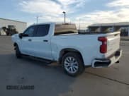 ✅ 2021 Chevrolet Silverado 1500 Custom • VIN: 1GCPWBEK8MZ315214 • Lot: 73424534. Wystawiony na Copart z przebiegiem 41 298 mil. Bezpłatny archiwum sprzedaży aukcyjnych z USA i szczegółowy raport historii pojazdu na DreamBid. Zdjęcie 2.