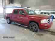 2008 Dodge Dakota SLT z VIN 1D7HE48K18S514298, wystawiony jako Copart lot #52904015 z przebiegiem 117 512 mil mil oraz Szkoda całkowita • Salvage title. Historia ofert i sprzedaży dostępna na DreamBid. Obrazek 4.