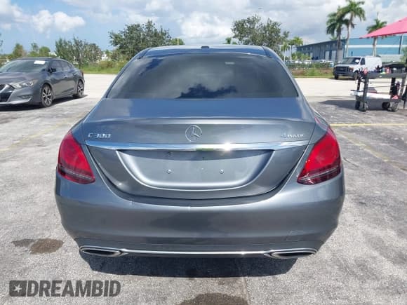 ✅ 2019 Mercedes-Benz C 300 • VIN: 55SWF8EB1KU306385 • Lot: 43085614. Wystawiony na IAAI z przebiegiem Nie podano. Bezpłatny archiwum sprzedaży aukcyjnych z USA i szczegółowy raport historii pojazdu na DreamBid. Zdjęcie 16.