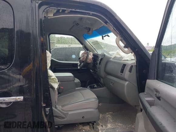 ✅ 2014 Nissan NV SL • VIN: 5BZAF0AA8EN161197 • Lot: 42315049. Listed on IAAI with 164,220 mi. Free auction sales archive from the USA and detailed vehicle history report at DreamBid. Image 5.