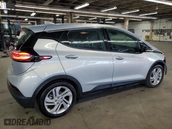 ✅ 2023 Chevrolet Bolt EV 1LT • VIN: 1G1FW6S05P4180502 • Лот: 92381565. Опубликован ранее на Copart с пробегом 81 418 миль. Бесплатный доступ к архиву аукционных продаж из США и подробный отчёт об истории автомобиля на DreamBid. Изображение 3.