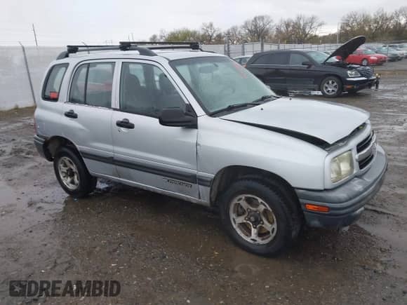 2000 Chevrolet Tracker z VIN 2CNBJ13C5Y6945428, wystawiony jako IAAI lot #42109319 z przebiegiem 24 206 mil mil oraz . Historia ofert i sprzedaży dostępna na DreamBid. Obrazek 1.