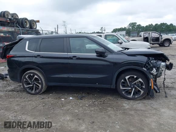 ✅ 2024 Mitsubishi Outlander SE • VIN: JA4J3VA87RZ044769 • Lot: 42947949. Listed on IAAI with 28,123 mi. Free auction sales archive from the USA and detailed vehicle history report at DreamBid. Image 13.