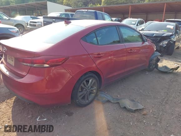 ✅ 2018 Hyundai Elantra Limited • VIN: 5NPD84LF3JH368792 • Лот: 43137109. Опубликован ранее на IAAI с пробегом 176 311 миль. Бесплатный доступ к архиву аукционных продаж из США и подробный отчёт об истории автомобиля на DreamBid. Изображение 4.