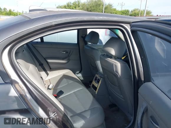 ✅ 2006 BMW 3 Series 325i • VIN: WBAVB17546NK34996 • Лот: 42690458. Опубликован ранее на IAAI с пробегом 174 591 миль. Бесплатный доступ к архиву аукционных продаж из США и подробный отчёт об истории автомобиля на DreamBid. Изображение 8.