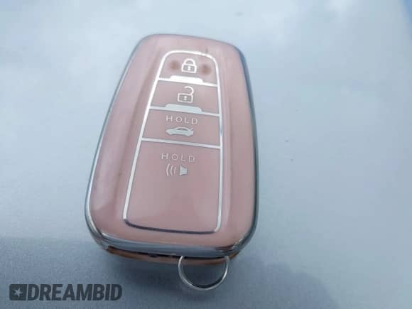 2022 Toyota Camry SE z VIN 4T1T11AK6NU643562, wystawiony jako IAAI lot #42478394 z przebiegiem 27 570 mil mil oraz . Historia ofert i sprzedaży dostępna na DreamBid. Obrazek 11.