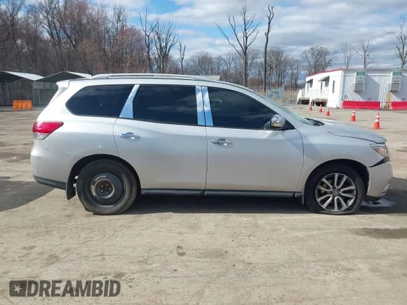 ✅ 2014 Nissan Pathfinder SV • VIN: 5N1AR2MM7EC706970 • Lot: 41815736. Listed on IAAI with 163,746 mi. Free auction sales archive from the USA and detailed vehicle history report at DreamBid. Image 12.