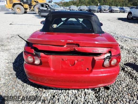 ✅ 2004 Mazda MX-5 Miata Mazdaspeed • VIN: JM1NB354X40406757 • Лот: 86638675. Опубликован ранее на Copart с пробегом 131 839 миль. Бесплатный доступ к архиву аукционных продаж из США и подробный отчёт об истории автомобиля на DreamBid. Изображение 6.