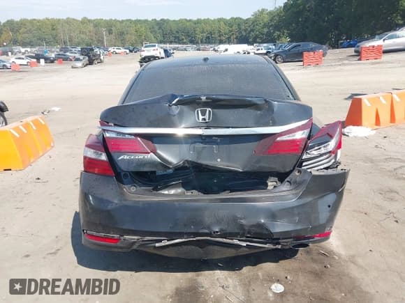 ✅ 2017 Honda Accord EX • VIN: 1HGCR2F71HA282580 • Lot: 43295304. Listed on IAAI with 113,901 mi. Free auction sales archive from the USA and detailed vehicle history report at DreamBid. Image 16.