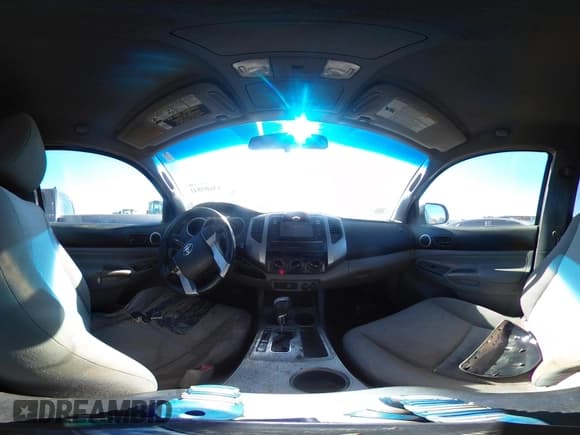 ✅ 2015 Toyota Tacoma PreRunner • VIN: 5TFJU4GN2FX066552 • Лот: 43609841. Опубликован ранее на IAAI с пробегом 236 014 миль. Бесплатный доступ к архиву аукционных продаж из США и подробный отчёт об истории автомобиля на DreamBid. Изображение 18.