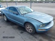 ✅ 2007 Ford Mustang Deluxe • VIN: 1ZVFT80N575289186 • Lot: 43867002. Listed on IAAI with 200,576 mi. Free auction sales archive from the USA and detailed vehicle history report at DreamBid. Image 1.