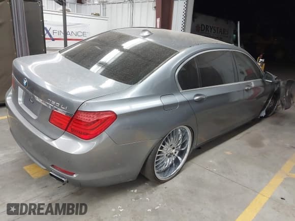 ✅ 2012 BMW 7 Series 750Li • VIN: WBAKB8C54CC963461 • Lot: 40535337. Wystawiony na IAAI z przebiegiem Nie podano. Bezpłatny archiwum sprzedaży aukcyjnych z USA i szczegółowy raport historii pojazdu na DreamBid. Zdjęcie 4.