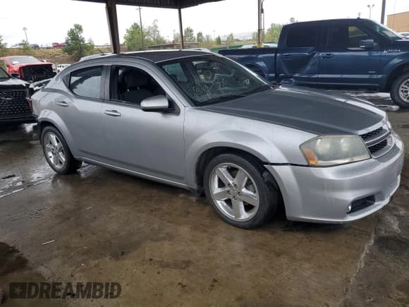 ✅ 2013 Dodge Avenger SXT • VIN: 1C3CDZCG5DN583600 • Lot: 71947043. Wystawiony na Copart z przebiegiem 126 008 mil. Bezpłatny archiwum sprzedaży aukcyjnych z USA i szczegółowy raport historii pojazdu na DreamBid. Zdjęcie 4.