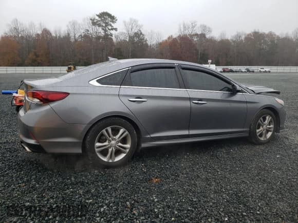 ✅ 2018 Hyundai Sonata Limited • VIN: 5NPE34AF7JH645448 • Lot: 70364652. Listed on Copart with 81,918 mi. Free auction sales archive from the USA and detailed vehicle history report at DreamBid. Image 3.