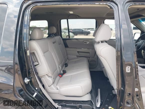 ✅ 2011 Honda Pilot EX-L • VIN: 5FNYF3H78BB043025 • Lot: 43127762. Wystawiony na IAAI z przebiegiem 81 888 mil. Bezpłatny archiwum sprzedaży aukcyjnych z USA i szczegółowy raport historii pojazdu na DreamBid. Zdjęcie 8.