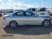 ✅ 2012 Mercedes-Benz C 250 Sport • VIN: WDDGF4HB4CR238949 • Lot: 43285302. Wystawiony na IAAI z przebiegiem 59 176 mil. Bezpłatny archiwum sprzedaży aukcyjnych z USA i szczegółowy raport historii pojazdu na DreamBid. Zdjęcie 14.