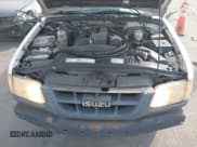 ✅ 2000 Isuzu Hombre S • VIN: 1GGCS1440Y8704463 • Lot: 43211988. Wystawiony na IAAI z przebiegiem 121 422 mil. Bezpłatny archiwum sprzedaży aukcyjnych z USA i szczegółowy raport historii pojazdu na DreamBid. Zdjęcie 10.