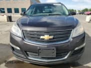 ✅ 2017 Chevrolet Traverse LS • VIN: 1GNKVFKDXHJ249416 • Lot: 60146235. Wystawiony na Copart z przebiegiem 103 252 mil. Bezpłatny archiwum sprzedaży aukcyjnych z USA i szczegółowy raport historii pojazdu na DreamBid. Zdjęcie 5.