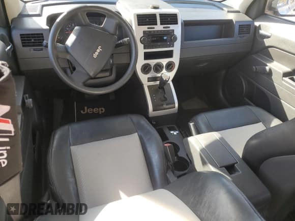 ✅ 2008 Jeep Patriot Sport • VIN: 1J8FF28W88D500420 • Лот: 90839975. Опубликован ранее на Copart с пробегом 100 292 миль. Бесплатный доступ к архиву аукционных продаж из США и подробный отчёт об истории автомобиля на DreamBid. Изображение 8.