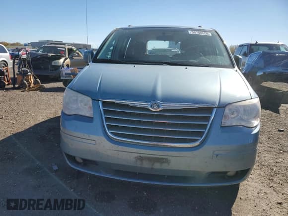 ✅ 2010 Chrysler Town & Country Touring • VIN: 2A4RR5D13AR260410 • Lot: 90798655. Wystawiony na Copart z przebiegiem 161 568 mil. Bezpłatny archiwum sprzedaży aukcyjnych z USA i szczegółowy raport historii pojazdu na DreamBid. Zdjęcie 5.