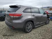 ✅ 2019 Toyota Highlander Hybrid XLE • VIN: 5TDJGRFH1KS060743 • Лот: 81802895. Опубликован ранее на Copart с пробегом 104 465 миль. Бесплатный доступ к архиву аукционных продаж из США и подробный отчёт об истории автомобиля на DreamBid. Изображение 3.