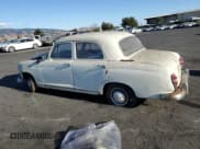 ✅ 1960 Mercedes-Benz 180 • VIN: 180C016595C • Лот: 78374984. Опубликован ранее на Copart с пробегом 12 512 миль. Бесплатный доступ к архиву аукционных продаж из США и подробный отчёт об истории автомобиля на DreamBid. Изображение 2.