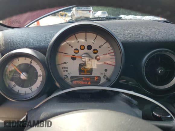 ✅ 2013 MINI Convertible S • VIN: WMWZP3C56DT550607 • Лот: 60419135. Опубликован ранее на Copart с пробегом 77 936 миль. Бесплатный доступ к архиву аукционных продаж из США и подробный отчёт об истории автомобиля на DreamBid. Изображение 9.