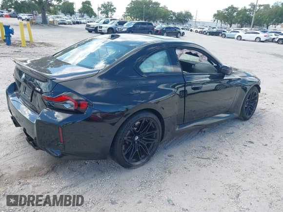 ✅ 2024 BMW M2 • VIN: 3MF13DM0XR8D99996 • Lot: 42042486. Wystawiony na IAAI z przebiegiem 8 120 mil. Bezpłatny archiwum sprzedaży aukcyjnych z USA i szczegółowy raport historii pojazdu na DreamBid. Zdjęcie 4.