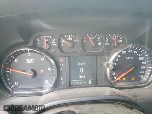 2017 Chevrolet Silverado 2500HD Work Truck z VIN 1GC2KUEG4HZ366860, wystawiony jako Copart lot #71127585 z przebiegiem 219 017 mil mil oraz Szkoda całkowita • Salvage title. Historia ofert i sprzedaży dostępna na DreamBid. Obrazek 9.