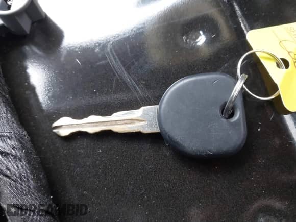 2013 Chevrolet Silverado 1500 LT with VIN 1GCRCSEA9DZ355598, listed as a IAAI auction lot 41297558 with 121,577 mi miles and . Bid and sale history available at DreamBid. Image 11.