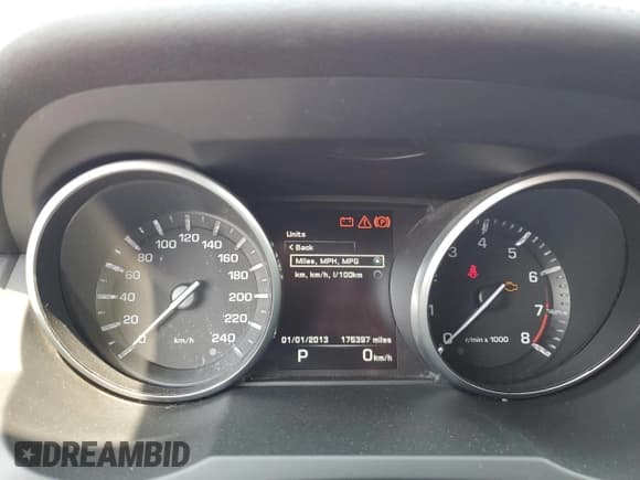 ✅ 2014 Land Rover Range Rover Evoque Dynamic • VIN: SALVT2BG2EH862947 • Lot: 71165485. Wystawiony na Copart z przebiegiem 175 397 mil. Bezpłatny archiwum sprzedaży aukcyjnych z USA i szczegółowy raport historii pojazdu na DreamBid. Zdjęcie 9.