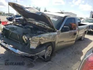 ✅ 2003 Chevrolet Silverado 1500 Work Truck • VIN: 1GCEC19V53E313666 • Лот: 76448174. Опубликован ранее на Copart с пробегом 178 629 миль. Бесплатный доступ к архиву аукционных продаж из США и подробный отчёт об истории автомобиля на DreamBid. Изображение 1.