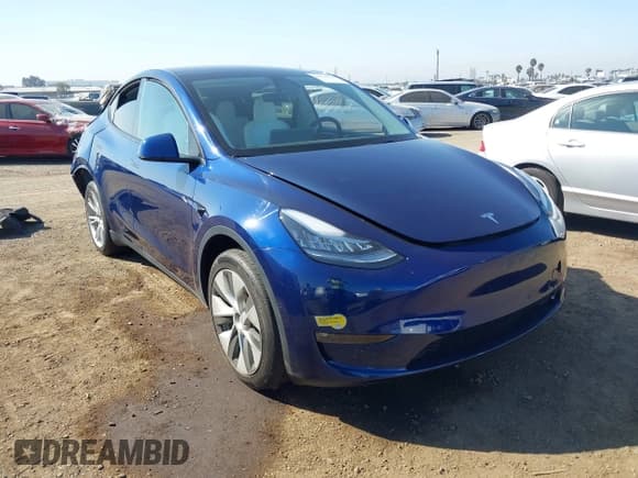 ✅ 2022 Tesla Model Y Long Range • VIN: 7SAYGDEE7NF312239 • Lot: 41633712. Wystawiony na IAAI z przebiegiem Nie podano. Bezpłatny archiwum sprzedaży aukcyjnych z USA i szczegółowy raport historii pojazdu na DreamBid. Zdjęcie 1.